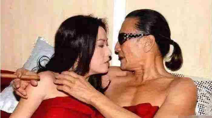 退圈25年 谢贤女友coco简介