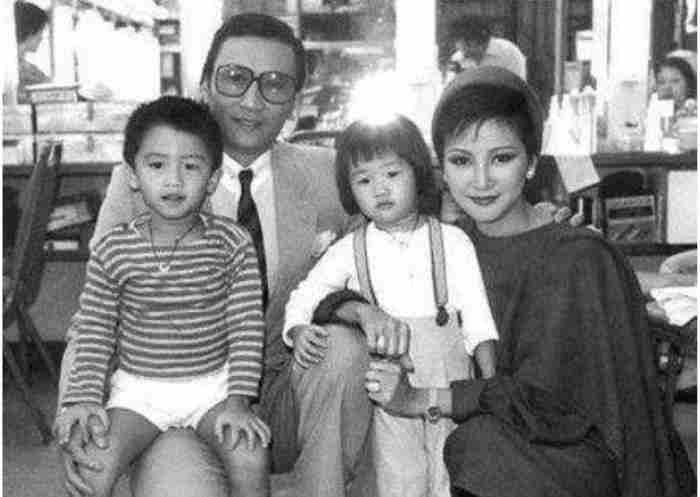 退圈25年 谢贤女友coco简介