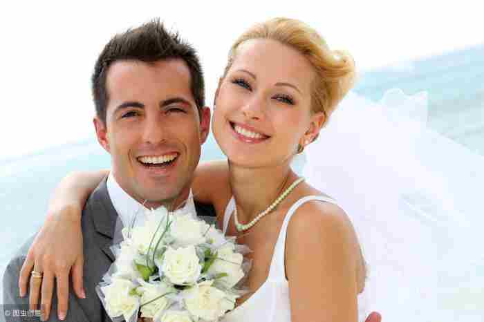 离异带两个孩子的男人(带着两个孩子的离婚男人)