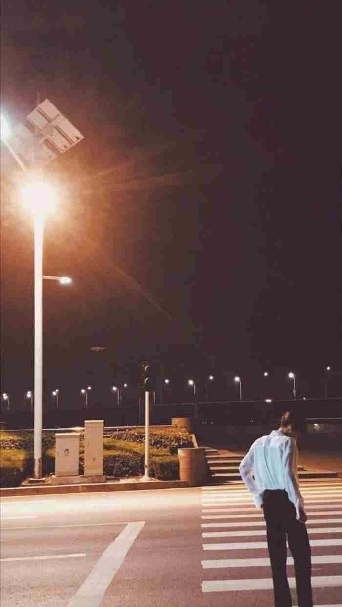 如何高效跟刚认识的女孩发短信搭讪